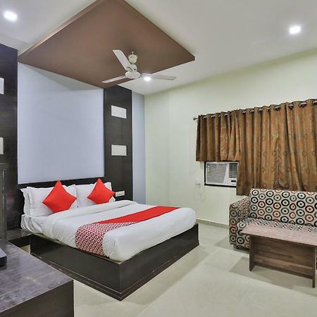 Oyo Flagship 19003 Hotel Rudra Mahal Ахмедабад Екстер'єр фото