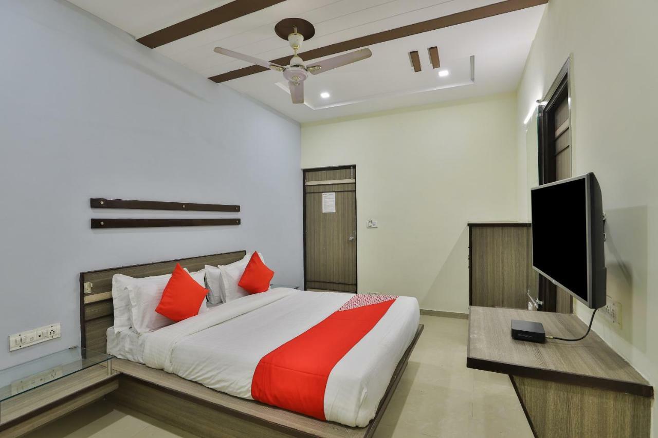 Oyo Flagship 19003 Hotel Rudra Mahal Ахмедабад Екстер'єр фото